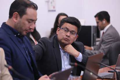 El legislador, Luis Fernando Molina, indicó que la admisión de la medida cautelar suspende temporalmente la aplicación del acuerdo laboral.