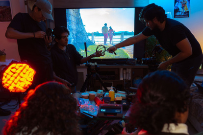 El proyecto integra creatividad, investigación y compromiso académico en una obra que dialoga con la realidad personal y social.