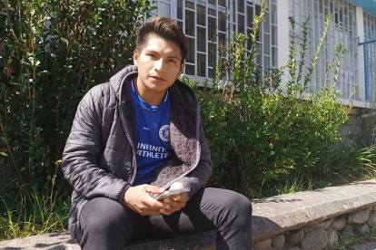 El padre de los mellizos que llegaron a Cuenca con complicaciones respiratorias permanece en el hospital a espera que se recuperen sus pequeños.