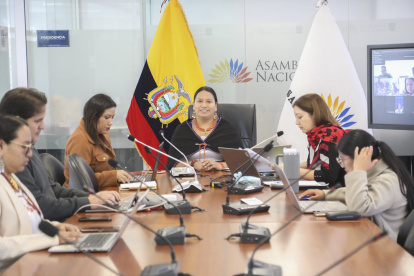 Comisión de Educación aprobó informe que impulsa educación financiera en aulas del país.