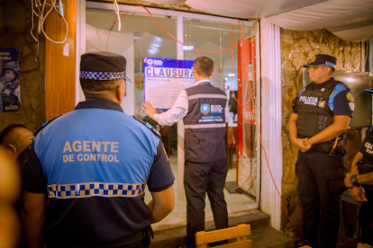 Clausura de cangrejal en Sauces 6, norte de Guayaquil