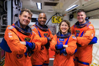 Los cuatro astronautas de la misión Artemis II, en una imagen de archivo durante su preparación. Este 2 de abril se actualiza la ubicación de la tripulación.