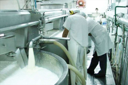 Al menos seis tipos de leche pasarán a gravar el 15 % de IVA.