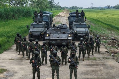 Militares y policías están desplegados en nueve provincias de Ecuador.