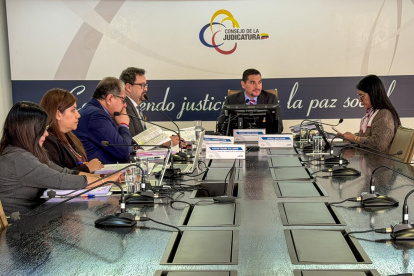 El pleno del Consejo de la Judicatura ordenó la destitución tras el fallo de la Corte Constitucional que ordena activar el proceso disciplinario.