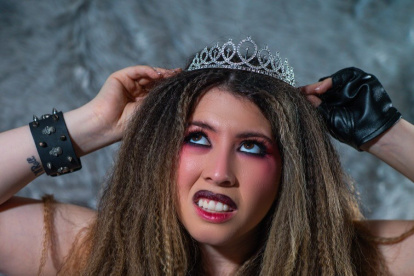 La cantante e influencer Ariadna Torres, conocida como La Chica Match, lanza el nuevo tema, en formato de pop rock.