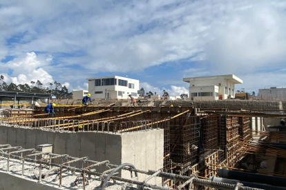 La Planta de Agua Calderón avanza al 80% y abastecerá a cerca de 500 mil habitantes.