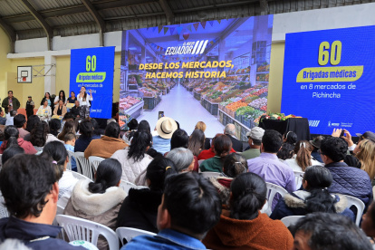 Cerca de 1.000 comerciantes de mercados urbanos de Pichincha buscan afiliación al IESS
