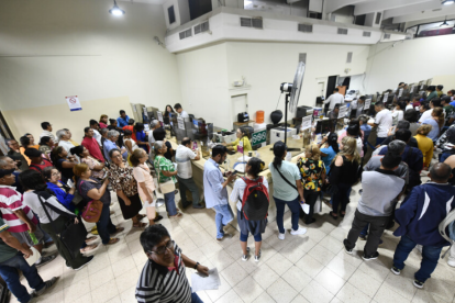 Las personas, en su mayoría, asisten a realizar el pago de forma presencial.