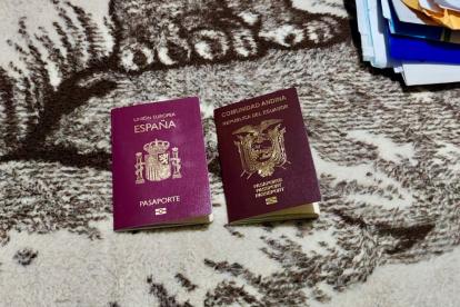 Entre los indicios recabados constan dos pasaportes, uno de España y otro de Ecuador.