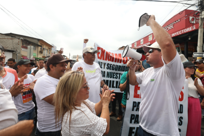 Referenciales. Ciudadanos participan en una manifestación pública, en un contexto de reclamos sociales y políticos.