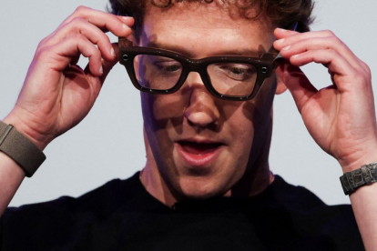 Mark Zuckerberg con la generación pasada de las gafas Ray-Ban, durante su presentación en el Meta Connect.