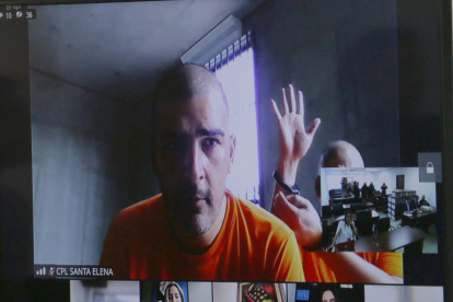 La revocatoria de la prisión preventiva dictada contra el alcalde de Guayaquil, Aquiles Álvarez no implicó su salida inmediata de la cárcel.