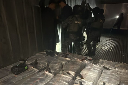 Un operativo dejó como resultado la incautación de una tonelada y media de droga y la detención de siete personas.