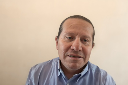 Raúl Iván González, presidente del movimiento Construye, cuestiona el proceso de cancelación impulsado por el CNE y advierte un trasfondo político en la decisión.