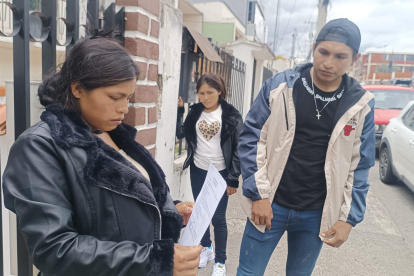 Neli Shunta espera completar los trámites necesarios para retirar el cuerpo de su pequeña hija que perdió la batalla contra la neumonía.