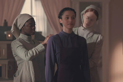 Basada en la novela homónima publicada por Margaret Atwood en 2019, Los testamentos se sitúa en el mismo universo que El cuento de la criada.