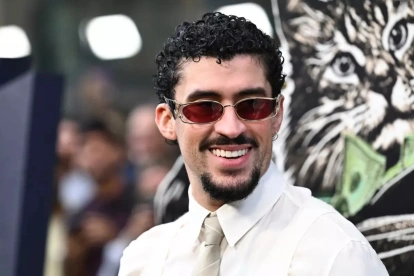 Bad Bunny desfiló en la alfombra roja del estreno de “Caught Stealing” en Nueva York el 26 de agosto de 2025
