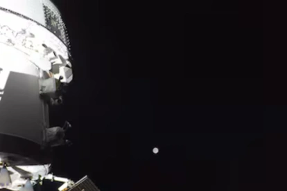 Artemis II en su ruta hacia la Luna