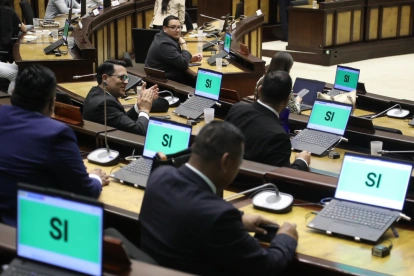 Sesión del pleno de la Asamblea Nacional, donde se registraron votos afirmativos para iniciar el trámite.