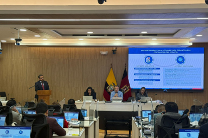 Sesión del Concejo Metropolitano de Quito donde se presentó el informe de la tasa de basura.