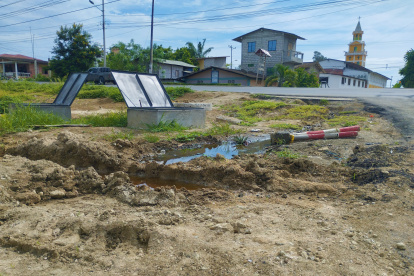Ubicación. Aunque la obra debió ya entregarse, ni siquiera está lista la ubicación. Los problemas se mantienen.