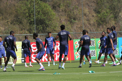 EN LA CASA DE LA SELECCION DEL ECUADOR SE REALIZÓ EL PRIMER ENTRENAMIENTO CON SEBASTIÁN BECCACECE PREVIO ALOS PARTIDOS POR ELIMINATORIAS CONTRA BRASIL Y PERÚ