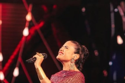 La cantante ecuatoriana Brenda durante su presentación.