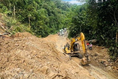 La vía Cuenca- Molleturo- El Empalme también está habilitada un carril en el kilómetro 58.