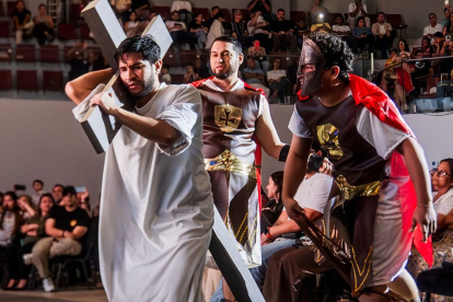 La iglesia Familia de Dios reunió a cerca de 2000 personas en Semana Santa, consolidando su coliseo como un espacio de fe, reflexión y encuentro espiritual en Guayaquil.