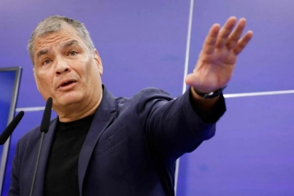 El expresidente opina constantemente de temas políticos a través de redes sociales