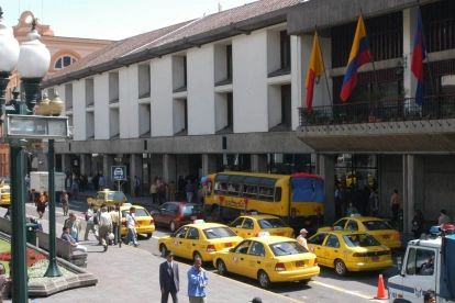 Los últimos alcaldes de Quito han obtenido un porcentaje tan bajo de votos ciudadanos, que no tienen representatividad ni mucho menos legitimidad.