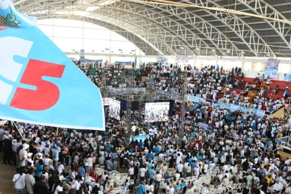 Revolución Ciudadana inicia reestructuración nacional el 10 de abril para renovar directivas rumbo a 2026.