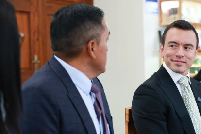 El Gobierno de Daniel Noboa recibió críticas por cobrar IVA en ciertos alimentos. Luego, alargó el feriado y amplió compensaciones para congraciarse.