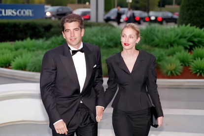 La serie trae de vuelta el armario más elegante de los 90.