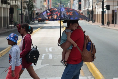 Guayaquil soporta calor extremo con sensación térmica de hasta 40°C.