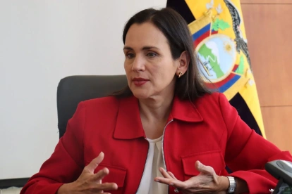 Ministra Inés Manzano explicó hoy cortes sin aviso por sobrecarga eléctrica causada por la ola de calor.