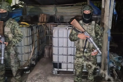 Más de 151.000 galones de combustible ilegal fueron incautados en Ecuador en 2026 durante operativos nacionales.