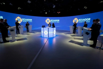 El CNE está obligado a la organización de debates entre los aspirantes a la Presidencia de la Repúbñca, acladias y prefecturas.