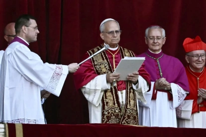 El papa León XIV rechaza la narrativa de la administración Trump, que presenta la acción  militar americana en Irán no solo como necesaria, sino como “bendecida”.