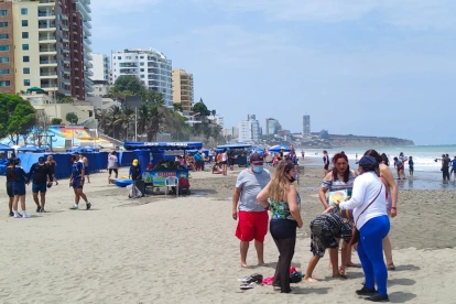 Los feriados en Ecuador activan el turismo, impulsando la economía local.
