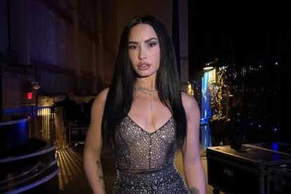 "This Is Me", el sencillo debut de Lovato y Joe Jonas,alcanzó el puesto número nueve en el Billboard Hot 100 de Estados Unidos