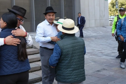 Leonidas Iza, presidente de la Ecuarunari, criticó los intentos de cancelación de partidos políticos en el CNE y culpó al Gobierno.