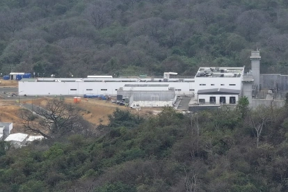 Interno condenado por ataque a TC Televisión muere en hospital de Santa Elena