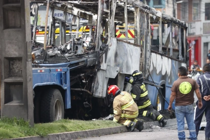 El 2 de abril de 2026, un bus se pasó el semáforo en rojo y arrolló a una motocicleta y sus ocupantes.
