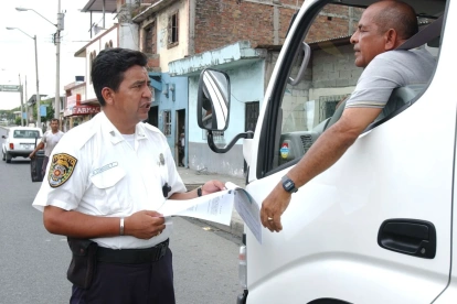 Si queremos combatir y eliminar la corrupción de la que tanto nos quejamos, debemos empezar por ser honestos nosotros mismos.