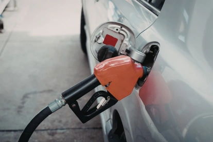 Los precios de las gasolinas subieron en Ecuador este mes.