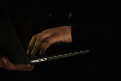 En medio de los apagones, informarse a través de los canales oficiales, solo lleva a la desinformación.