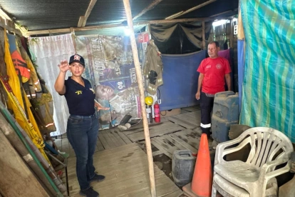 Tras terremoto Manabí 2016, bomberos de Jama y Sucre siguen sin reconstrucción estatal.