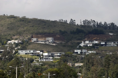 Uno de los principales problemas en el volcán Ilaló es el avance de las construcciones, incluso en una zona protegida.